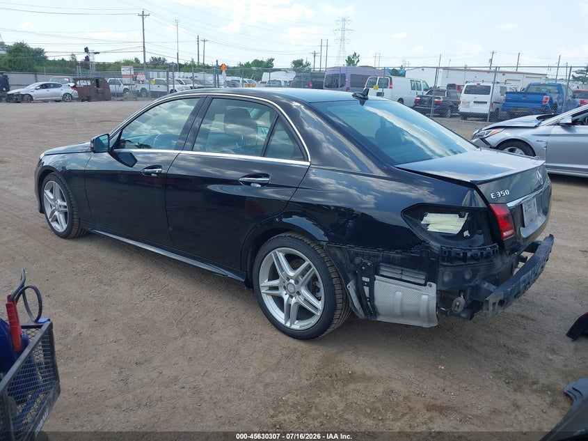 2014 Mercedes-benz E-klasse VIN WDDHF8JB5EA874447 IAAI salvage auction — REAR END, Salvage Title, sold $3,950 on 2026-08-20 (photo 3)