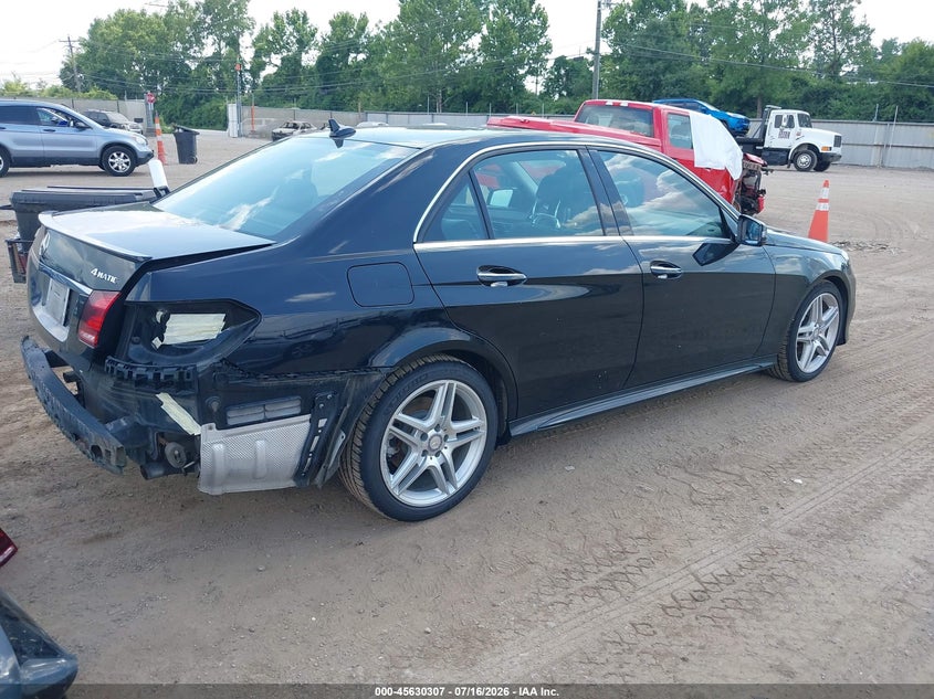 2014 Mercedes-benz E-klasse VIN WDDHF8JB5EA874447 IAAI salvage auction — REAR END, Salvage Title, sold $3,950 on 2026-08-20 (photo 4)