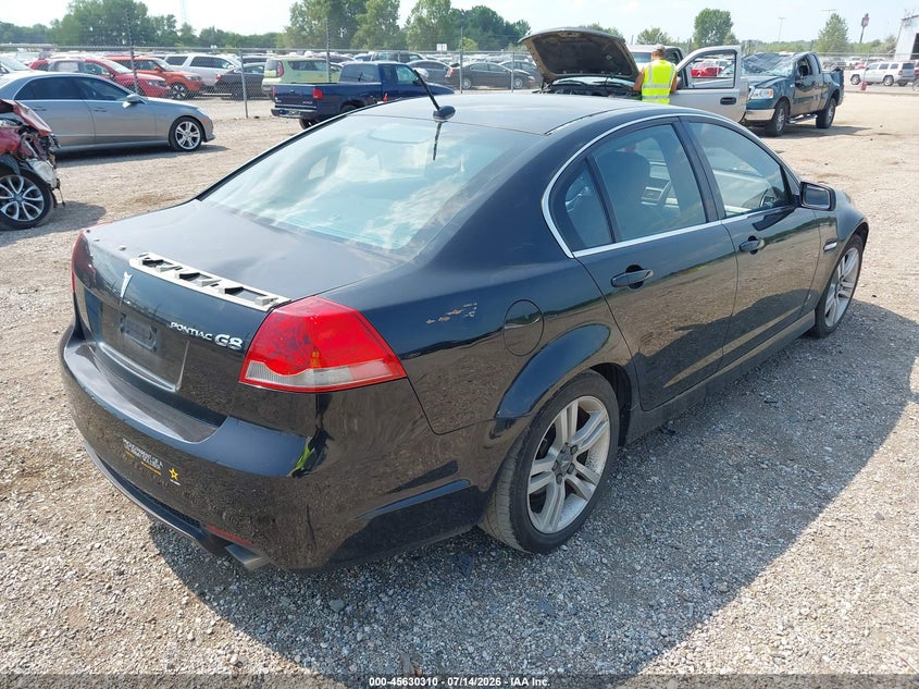 2008 Pontiac G8 VIN 6G2ER57768L149929 IAAI salvage auction — NORMAL WEAR, Clear (Illinois), sold $775 on 2026-07-29 (photo 4)