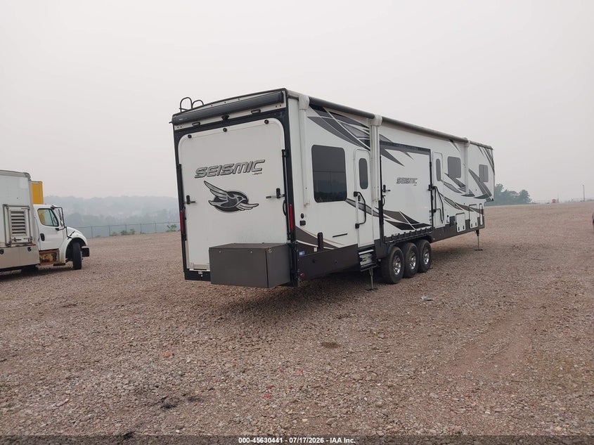 2022 Jayco Seismic VIN 1UJCJSCV6M19N0201 IAAI salvage auction — VANDALISM, Salvage (Pennsylvania), sold $18,150 on 2026-09-15 (photo 4)