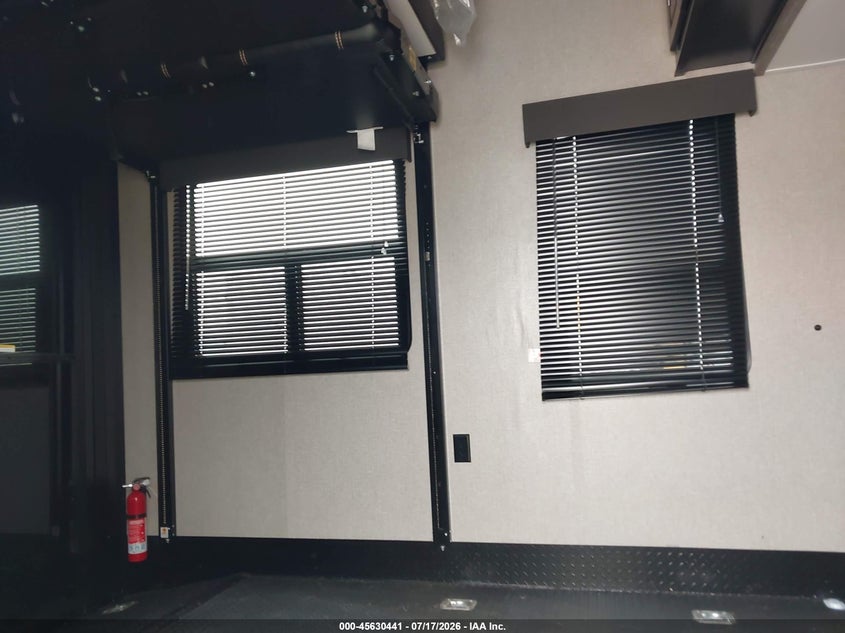 2022 Jayco Seismic VIN 1UJCJSCV6M19N0201 IAAI salvage auction — VANDALISM, Salvage (Pennsylvania), sold $18,150 on 2026-09-15 (photo 8)