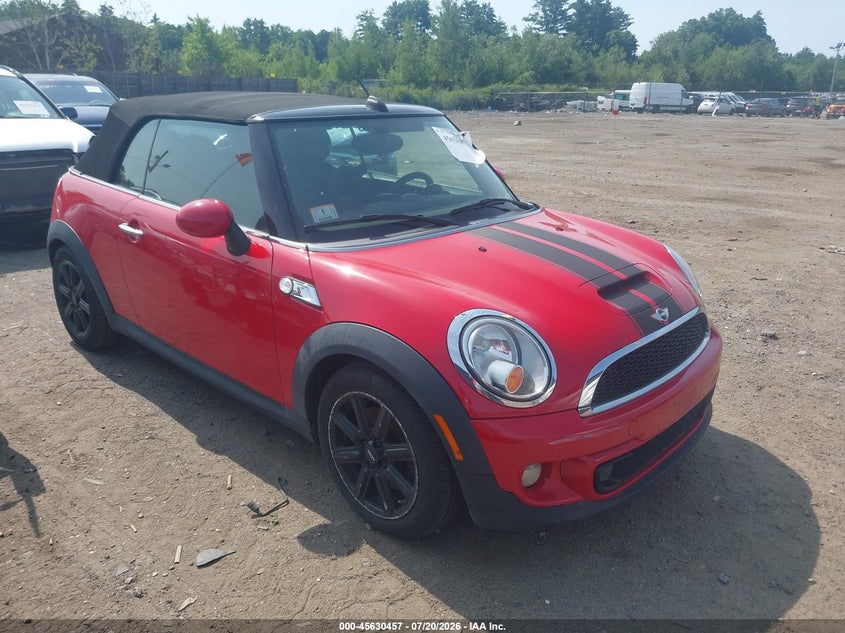 2013 Mini Convertible VIN WMWZP3C51DT705791 IAAI salvage auction — NORMAL WEAR, Clear (Massachusetts), sold $1,350 on 2026-07-31 (photo 1)