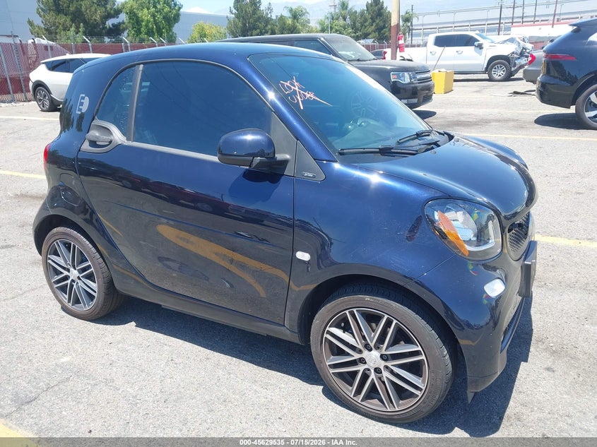 2018 Smart VIN WMEFJ9BA2JK270968 IAAI salvage auction — NORMAL WEAR, Clear - Dealer Only (California), sold $1,525 on 2026-07-28 (photo 1)