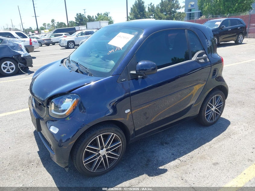 2018 Smart VIN WMEFJ9BA2JK270968 IAAI salvage auction — NORMAL WEAR, Clear - Dealer Only (California), sold $1,525 on 2026-07-28 (photo 2)