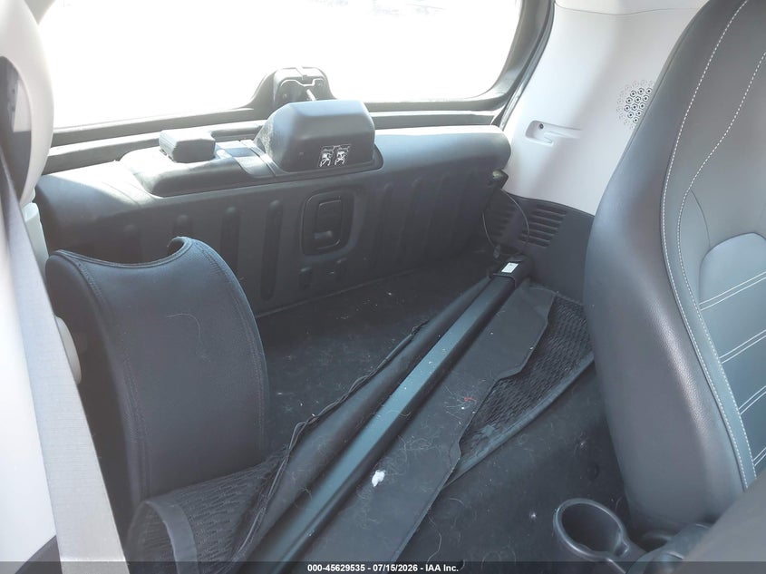 2018 Smart VIN WMEFJ9BA2JK270968 IAAI salvage auction — NORMAL WEAR, Clear - Dealer Only (California), sold $1,525 on 2026-07-28 (photo 8)