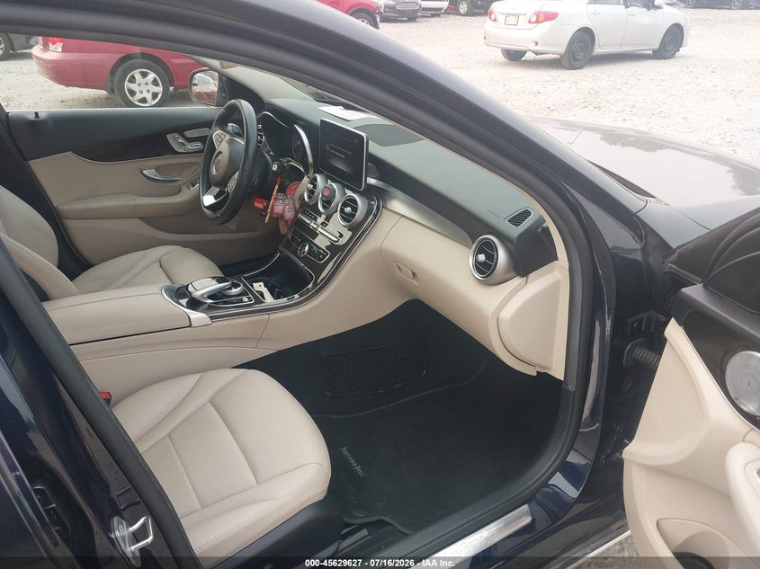 2018 Mercedes-benz C-klasse VIN WDDWF4KB6JR337144 IAAI salvage auction — SIDE, Wait Title, sold $5,600 on 2026-08-10 (photo 5)