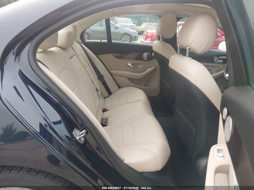 2018 Mercedes-benz C-klasse VIN WDDWF4KB6JR337144 IAAI salvage auction — SIDE, Wait Title, sold $5,600 on 2026-08-10 (photo 8)