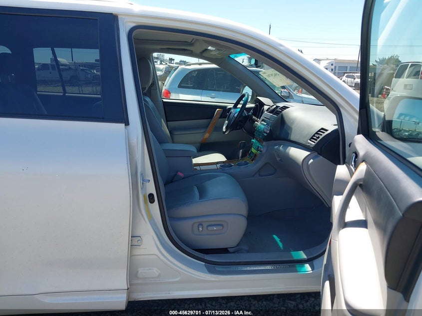2008 Toyota Highlander hybrid VIN JTEEW44A982007720 IAAI salvage auction — NORMAL WEAR, Peddle Clear Public-Restricted (Oregon), sold $2,900 on 2026-07-20 (photo 5)