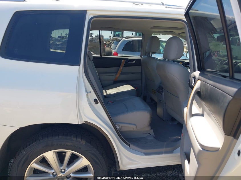 2008 Toyota Highlander hybrid VIN JTEEW44A982007720 IAAI salvage auction — NORMAL WEAR, Peddle Clear Public-Restricted (Oregon), sold $2,900 on 2026-07-20 (photo 8)