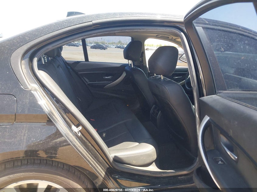 2017 BMW VIN WBA8E1G57HNU14044 IAAI salvage auction — NORMAL WEAR, Clear-Dealer Only (Arizona), sold $175 on 2026-07-28 (photo 8)