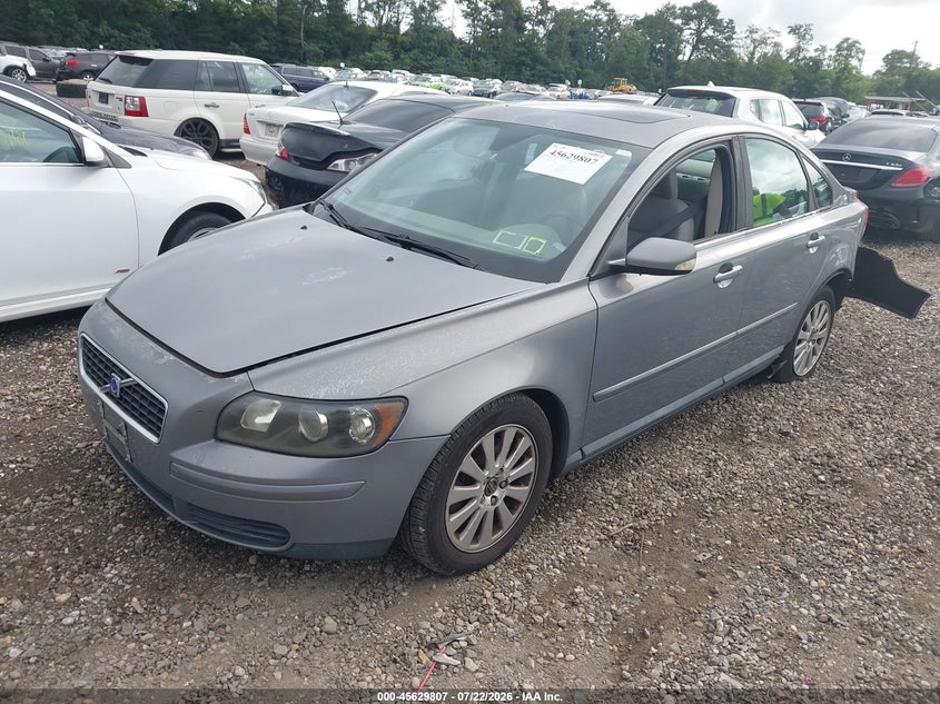 2004 Volvo S40 VIN YV1MS382X42025964 IAAI salvage auction — REAR END, Mv-907A (New York), sold $450 on 2026-08-04 (photo 2)