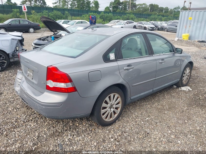 2004 Volvo S40 VIN YV1MS382X42025964 IAAI salvage auction — REAR END, Mv-907A (New York), sold $450 on 2026-08-04 (photo 4)