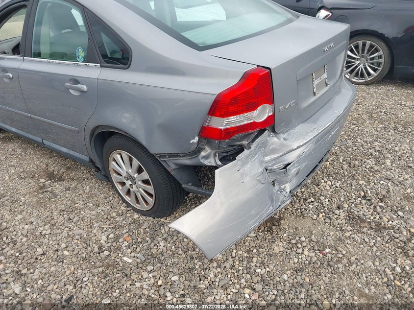 2004 Volvo S40 VIN YV1MS382X42025964 IAAI salvage auction — REAR END, Mv-907A (New York), sold $450 on 2026-08-04 (photo 6)
