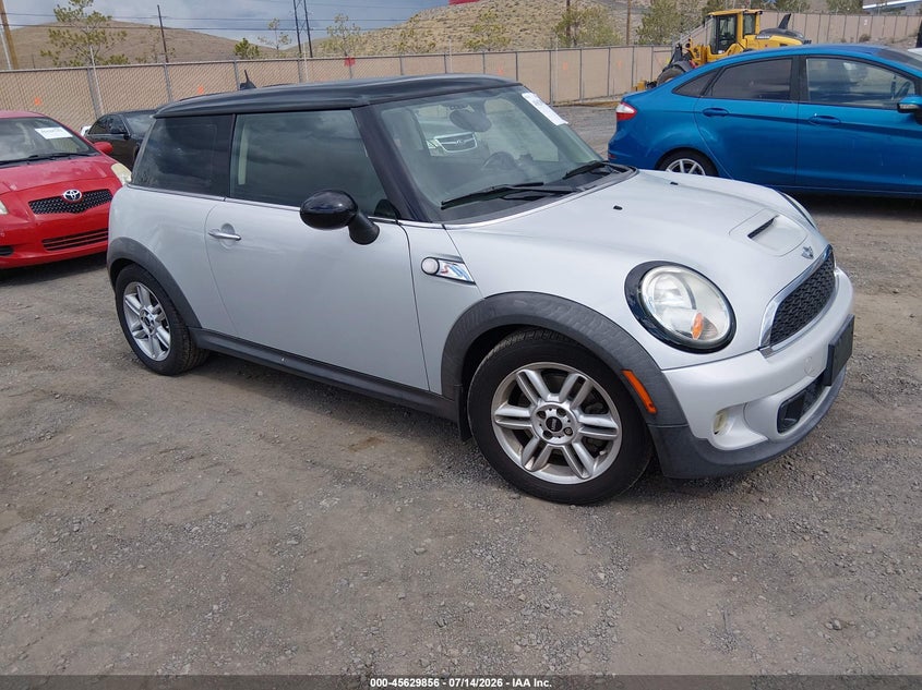 2012 Mini Cooper VIN WMWSV3C55CT387597 IAAI salvage auction — NORMAL WEAR, Salvage Title, sold $600 on 2026-07-17 (photo 1)