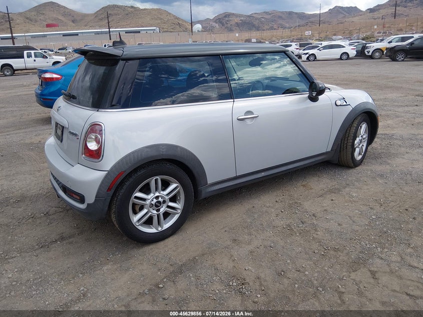 2012 Mini Cooper VIN WMWSV3C55CT387597 IAAI salvage auction — NORMAL WEAR, Salvage Title, sold $600 on 2026-07-17 (photo 4)