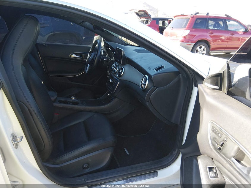 2014 Mercedes-benz Cla-klasse VIN WDDSJ4EB8EN040589 IAAI salvage auction — ENGINE DAMAGE, Clear (California), sold $25 on 2026-07-24 (photo 5)
