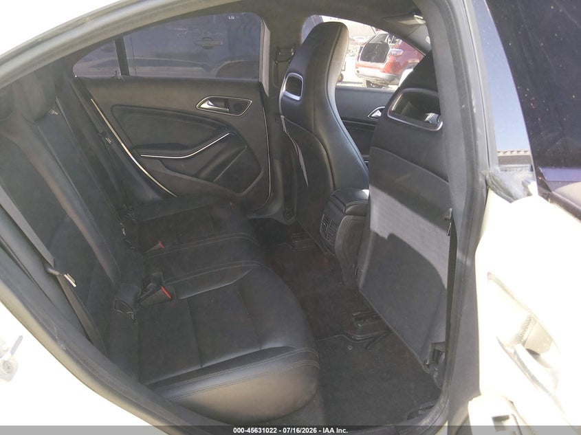 2014 Mercedes-benz Cla-klasse VIN WDDSJ4EB8EN040589 IAAI salvage auction — ENGINE DAMAGE, Clear (California), sold $25 on 2026-07-24 (photo 8)