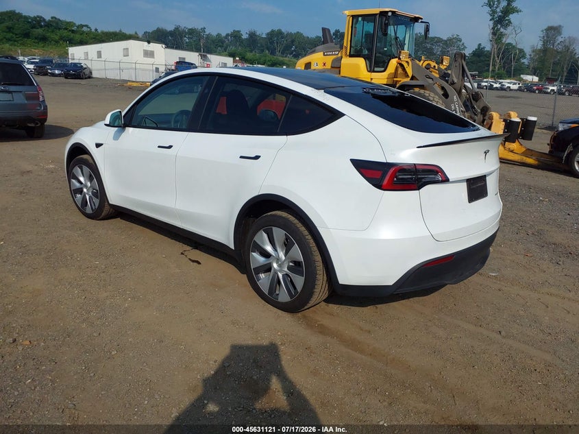 2024 Tesla Model y VIN 7SAYGDEE9RA278551 IAAI salvage auction — FRONT & REAR, Salvage (New Jersey), sold $16,000 on 2026-08-01 (photo 3)
