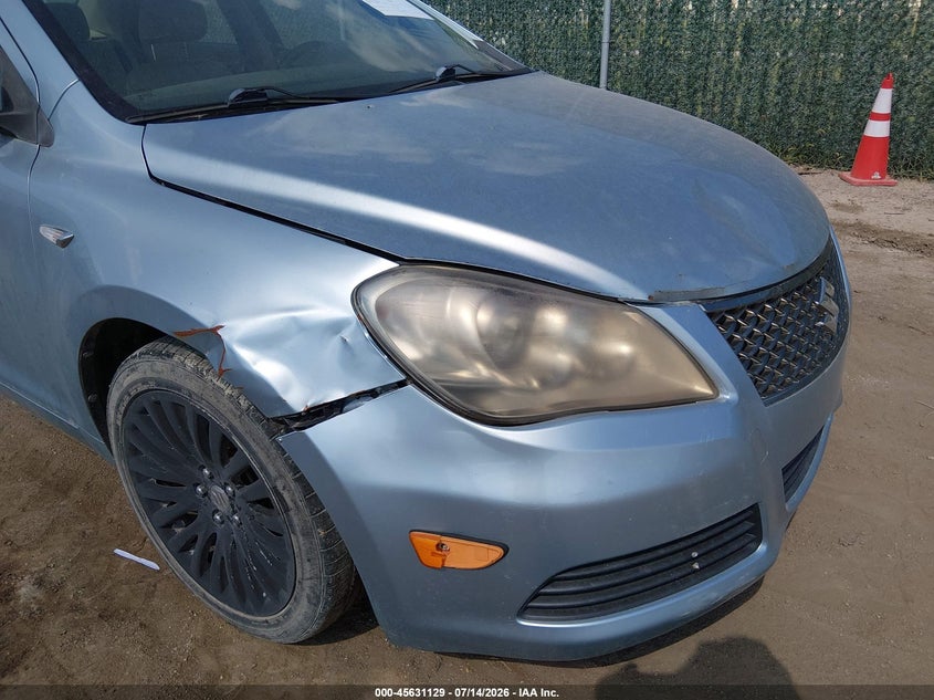2012 Suzuki Kizashi VIN JS2RE9A31C6101089 IAAI salvage auction — NORMAL WEAR, Clear (Kansas), sold $250 on 2026-07-31 (photo 6)