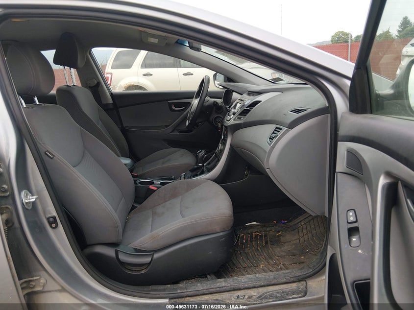 2015 Hyundai Elantra VIN KMHDH4AE3FU452680 IAAI salvage auction — NORMAL WEAR, Clear (Pennsylvania), sold $575 on 2026-07-29 (photo 5)
