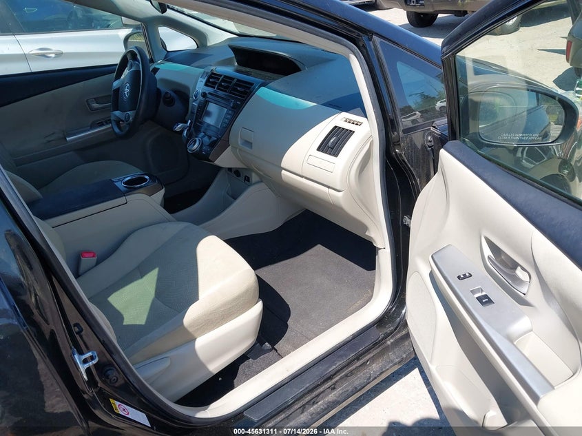 2013 Toyota Prius v VIN JTDZN3EU4D3221269 IAAI salvage auction — NORMAL WEAR, Clear-Dealer Only (Oregon), sold $2,550 on 2026-07-29 (photo 5)