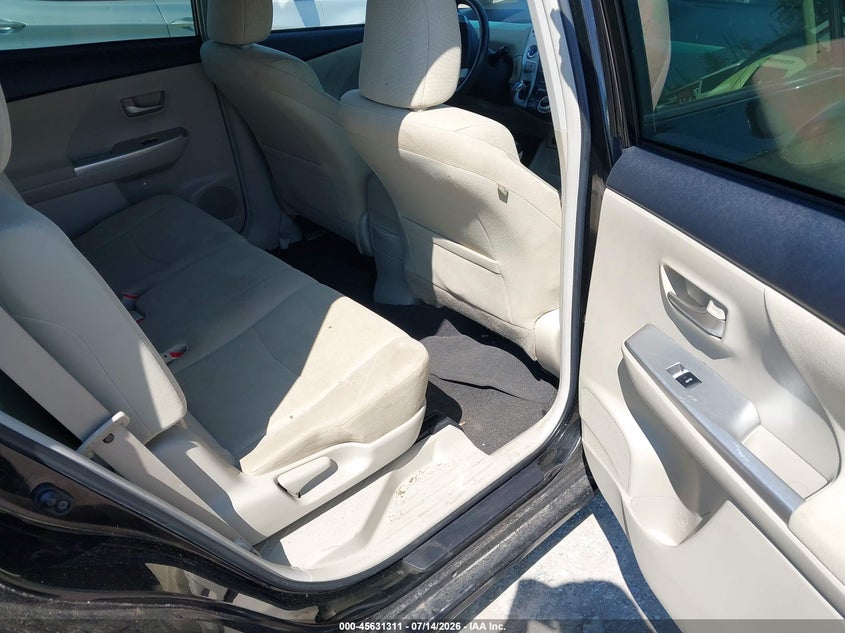 2013 Toyota Prius v VIN JTDZN3EU4D3221269 IAAI salvage auction — NORMAL WEAR, Clear-Dealer Only (Oregon), sold $2,550 on 2026-07-29 (photo 8)