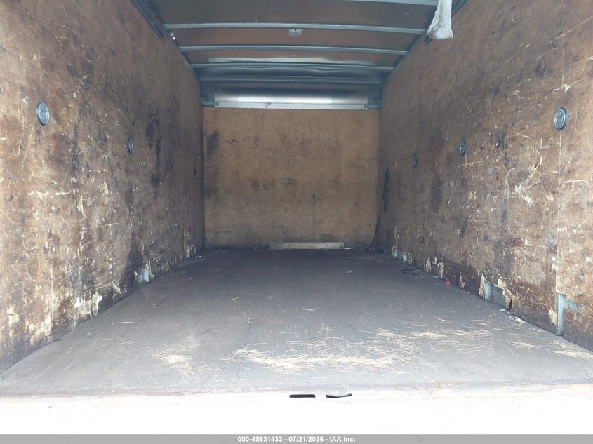 2015 Isuzu Npr VIN JALC4W16XF7000576 IAAI salvage auction — RIGHT FRONT, Clear (New Jersey), sold $9,100 on 2026-09-10 (photo 6)