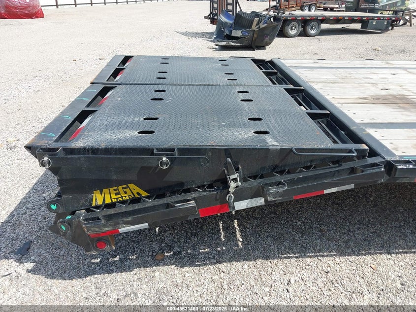 2026 Big tex trailer co inc Unknown VIN 16V3F4823T6433598 IAAI salvage auction — FRONT & REAR, Salvage (Texas), sold $3,150 on 2026-09-09 (photo 5)