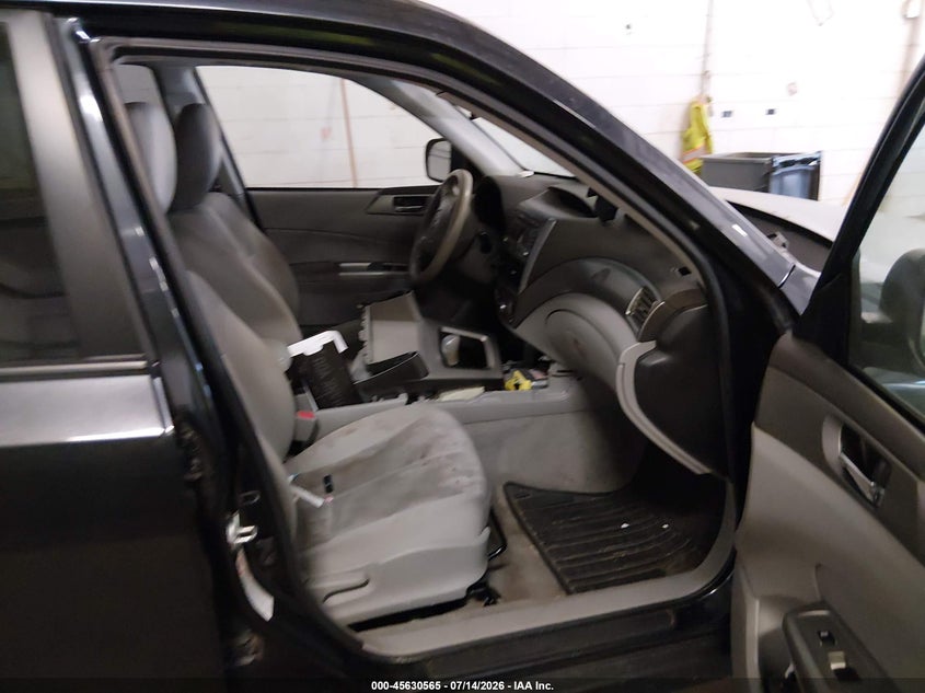 2010 Subaru Forester VIN JF2SH6CC5AH769608 IAAI salvage auction — NORMAL WEAR, Clear (Minnesota), sold $550 on 2026-07-29 (photo 5)