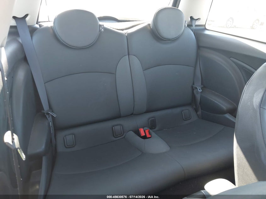2010 Mini Cooper VIN WMWMF3C58ATZ26796 IAAI salvage auction — NORMAL WEAR, Clear - Dealer Only (California), sold $125 on 2026-07-25 (photo 8)