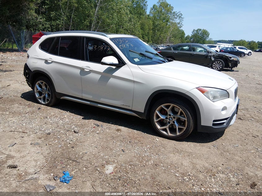 2013 BMW X1 VIN WBAVM5C5XDVV89319 IAAI salvage auction — REAR END, Clear (Massachusetts), sold $1,250 on 2026-07-29 (photo 1)