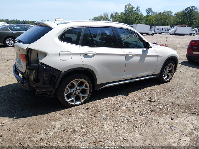 2013 BMW X1 VIN WBAVM5C5XDVV89319 IAAI salvage auction — REAR END, Clear (Massachusetts), sold $1,250 on 2026-07-29 (photo 4)