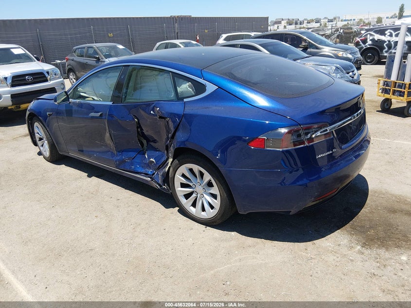 2018 Tesla Model s VIN 5YJSA1E26JF295646 IAAI salvage auction — LEFT & RIGHT, Wait Title, sold $3,550 on 2026-08-21 (photo 3)