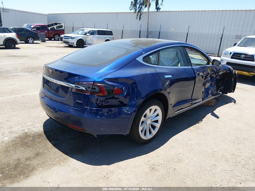 2018 Tesla Model s VIN 5YJSA1E26JF295646 IAAI salvage auction — LEFT & RIGHT, Wait Title, sold $3,550 on 2026-08-21 (photo 4)