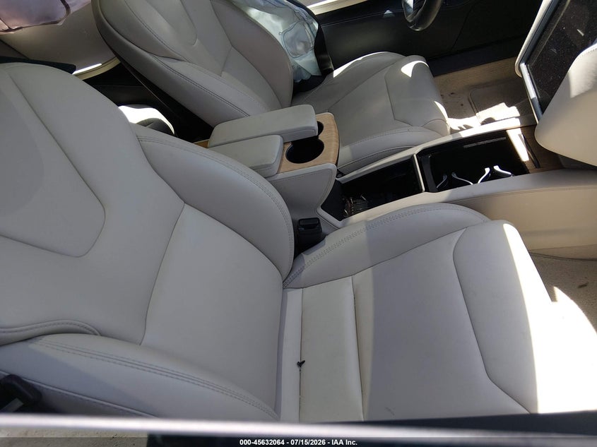 2018 Tesla Model s VIN 5YJSA1E26JF295646 IAAI salvage auction — LEFT & RIGHT, Wait Title, sold $3,550 on 2026-08-21 (photo 5)