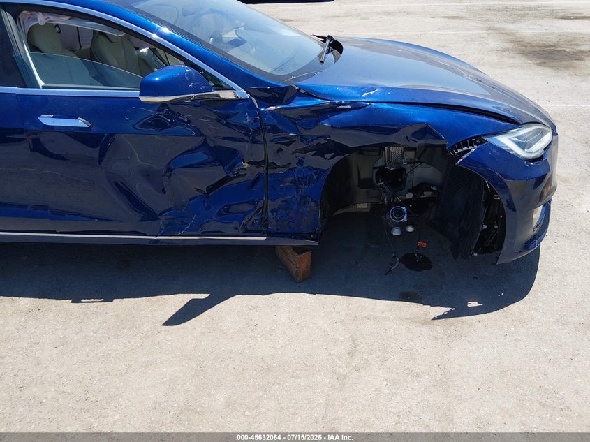 2018 Tesla Model s VIN 5YJSA1E26JF295646 IAAI salvage auction — LEFT & RIGHT, Wait Title, sold $3,550 on 2026-08-21 (photo 6)