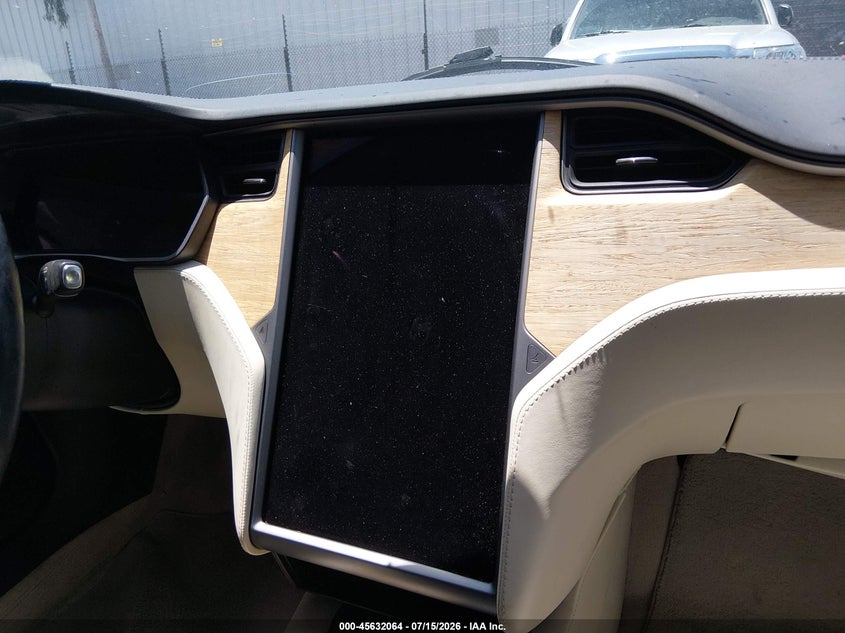 2018 Tesla Model s VIN 5YJSA1E26JF295646 IAAI salvage auction — LEFT & RIGHT, Wait Title, sold $3,550 on 2026-08-21 (photo 7)