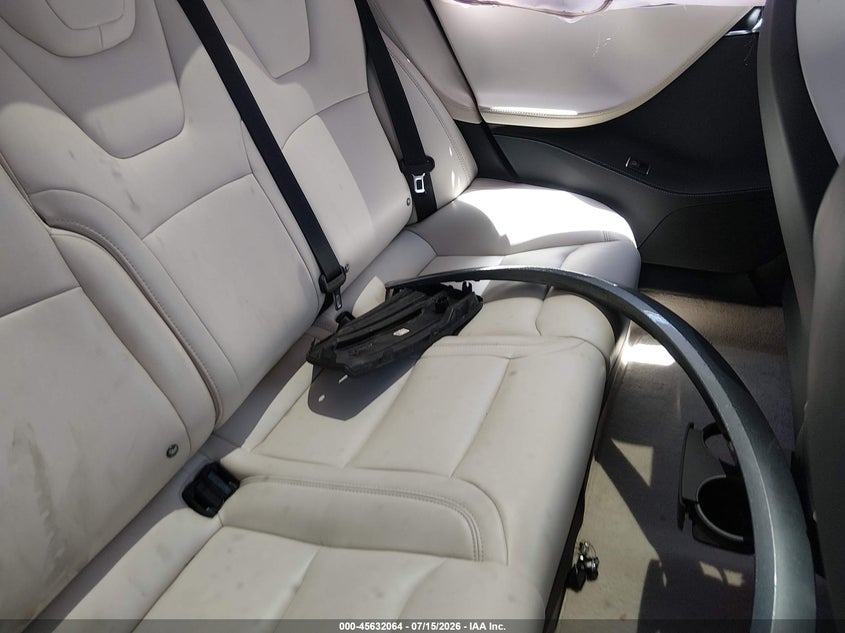 2018 Tesla Model s VIN 5YJSA1E26JF295646 IAAI salvage auction — LEFT & RIGHT, Wait Title, sold $3,550 on 2026-08-21 (photo 8)