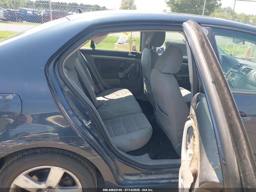 2009 Volkswagen Jetta VIN 3VWHZ71K09M085494 IAAI salvage auction — LEFT & RIGHT, Clear (Virginia), sold $425 on 2026-07-31 (photo 8)