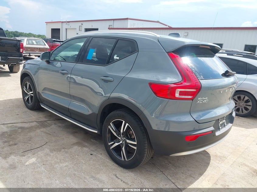 2023 Volvo Xc40 VIN YV4L12UK9P2966117 IAAI salvage auction — NORMAL WEAR, Clear (Missouri), sold $3,050 on 2026-07-28 (photo 3)