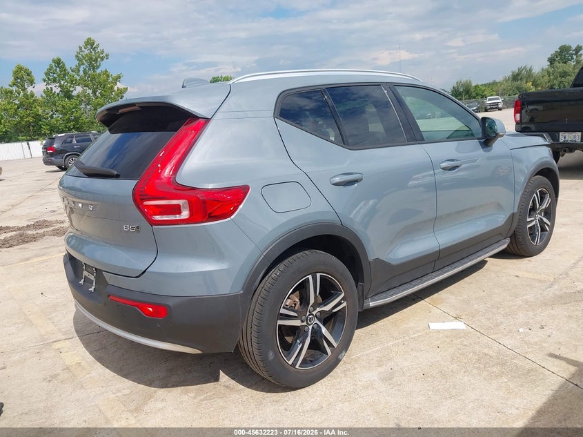 2023 Volvo Xc40 VIN YV4L12UK9P2966117 IAAI salvage auction — NORMAL WEAR, Clear (Missouri), sold $3,050 on 2026-07-28 (photo 4)