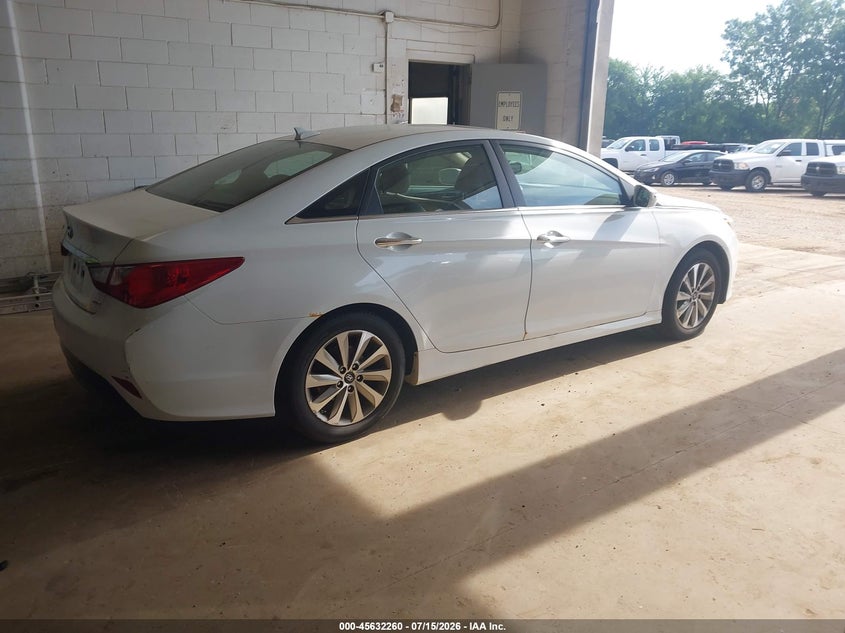 2014 Hyundai Sonata VIN 5NPEC4AC6EH856992 IAAI salvage auction — NORMAL WEAR, Clear (Minnesota), sold $250 on 2026-07-29 (photo 4)