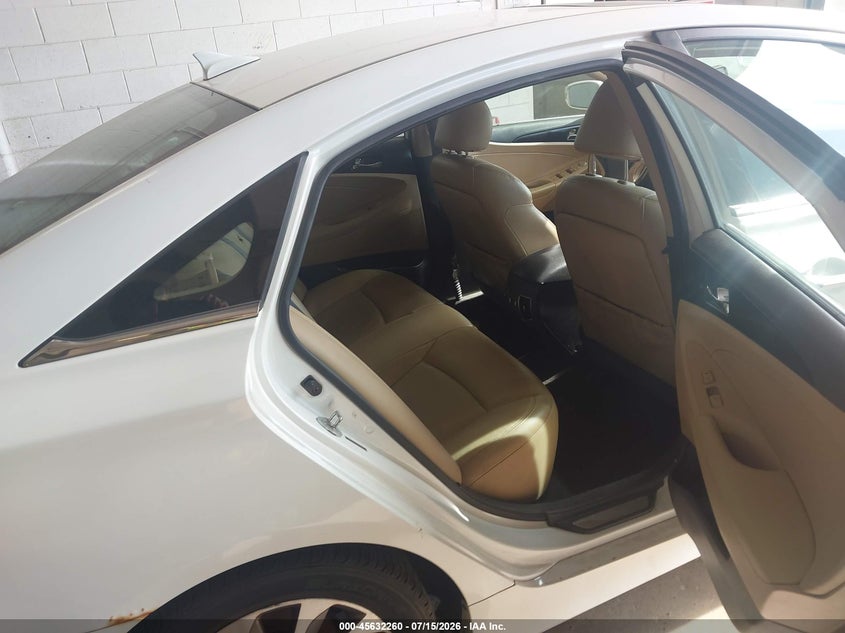 2014 Hyundai Sonata VIN 5NPEC4AC6EH856992 IAAI salvage auction — NORMAL WEAR, Clear (Minnesota), sold $250 on 2026-07-29 (photo 8)