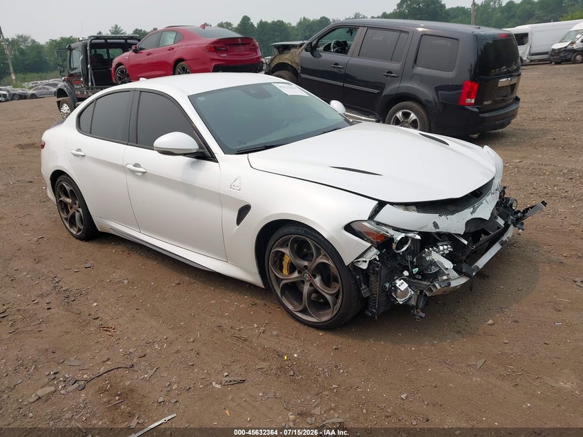2017 Alfa romeo Giulia VIN ZARFAEAV2H7544927 — IAAI salvage auction photo