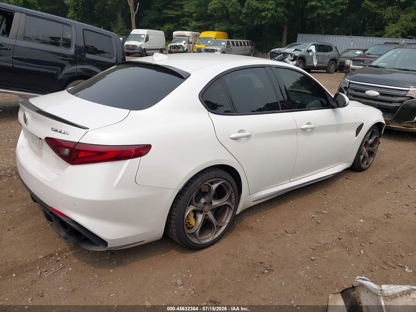 2017 Alfa romeo Giulia VIN ZARFAEAV2H7544927 IAAI salvage auction — FRONT END, Wait Title, sold $7,600 on 2026-08-25 (photo 4)