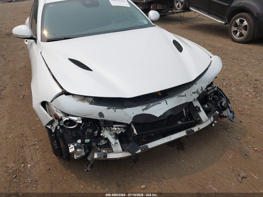 2017 Alfa romeo Giulia VIN ZARFAEAV2H7544927 IAAI salvage auction — FRONT END, Wait Title, sold $7,600 on 2026-08-25 (photo 6)