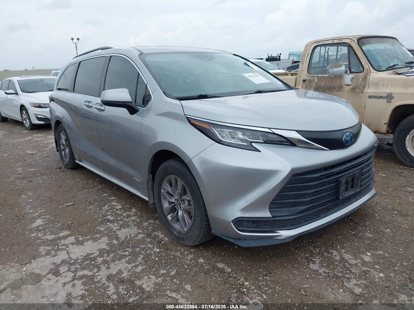 2021 Toyota Sienna VIN 5TDKRKEC8MS052962 — IAAI salvage auction photo