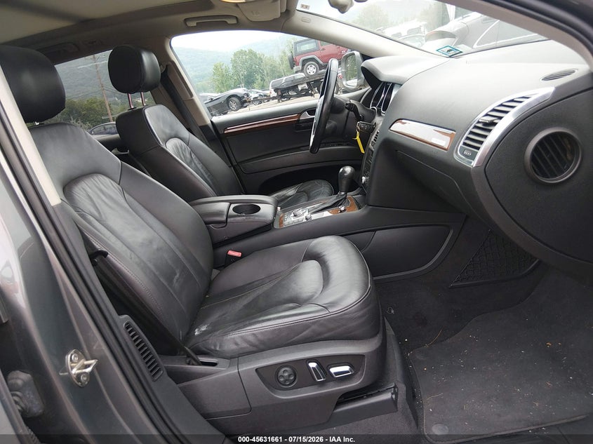 2011 Audi Q7 VIN WA1LGAFEXBD010445 IAAI salvage auction — NORMAL WEAR, Clear (New Jersey), sold $375 on 2026-07-30 (photo 5)