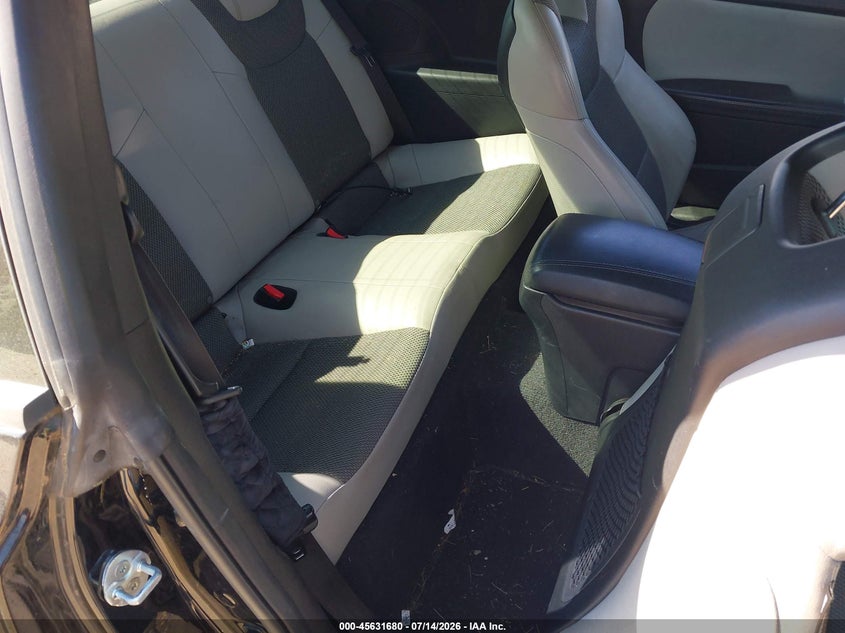 2013 Hyundai Genesis VIN KMHHT6KD0DU099443 IAAI salvage auction — NORMAL WEAR, Clear (Washington), sold $775 on 2026-07-29 (photo 8)