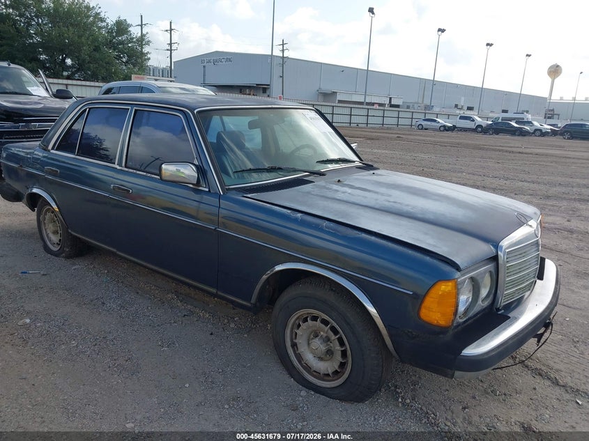 1984 Mercedes-benz 300 VIN WDBAB33A7EA060975 IAAI salvage auction — NORMAL WEAR, Original (Texas), sold $25 on 2026-07-30 (photo 1)